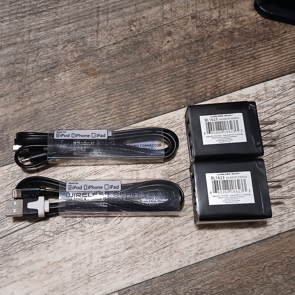 Iphone Chargers & WALL PLUGS